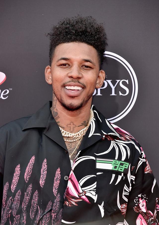 网络讨论持续升温（网络热议不断升温）