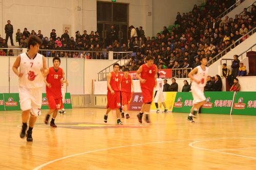 莫兰特35分 灰熊主场击败鹈鹕（莫兰特35分领衔，灰熊主场力克鹈鹕）