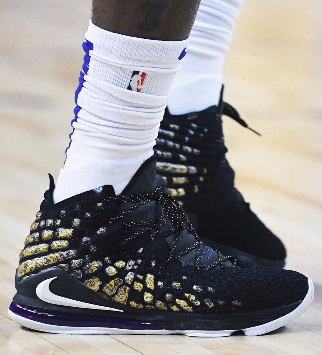 阿斯：卡马文加因肌肉疼痛未能正常训练，他整周都在单独训练（阿斯：卡马文加因肌肉不适未参加合练，本周全程个人训练）