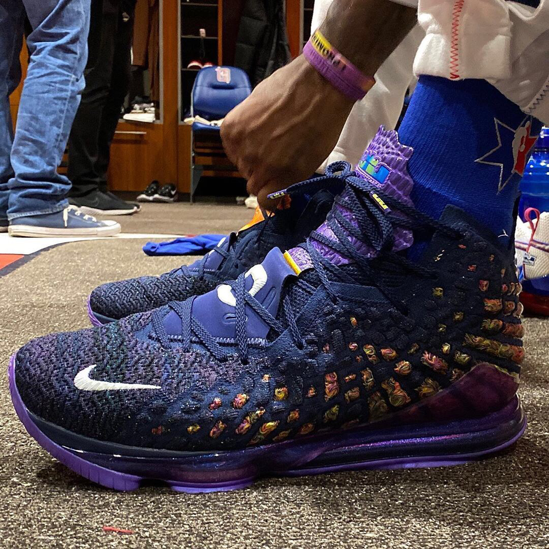 对手最怕他拿球（他一拿球，对手就慌）