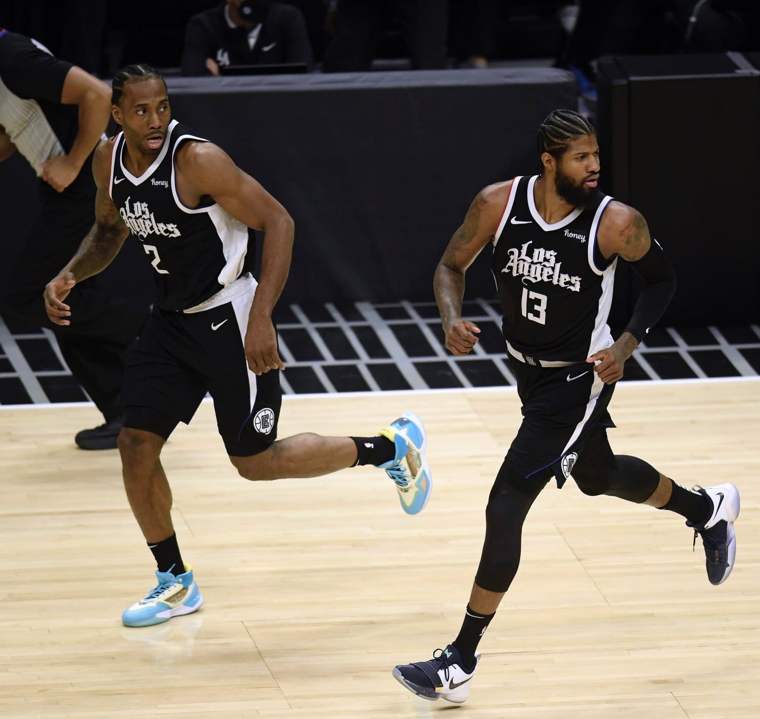 球队是否有姆巴佩依赖症？姆巴佩：问题不合适，进球是我职责（外界质疑姆巴佩依赖症，姆巴佩回应：问题不妥，进球本就是我的职责）