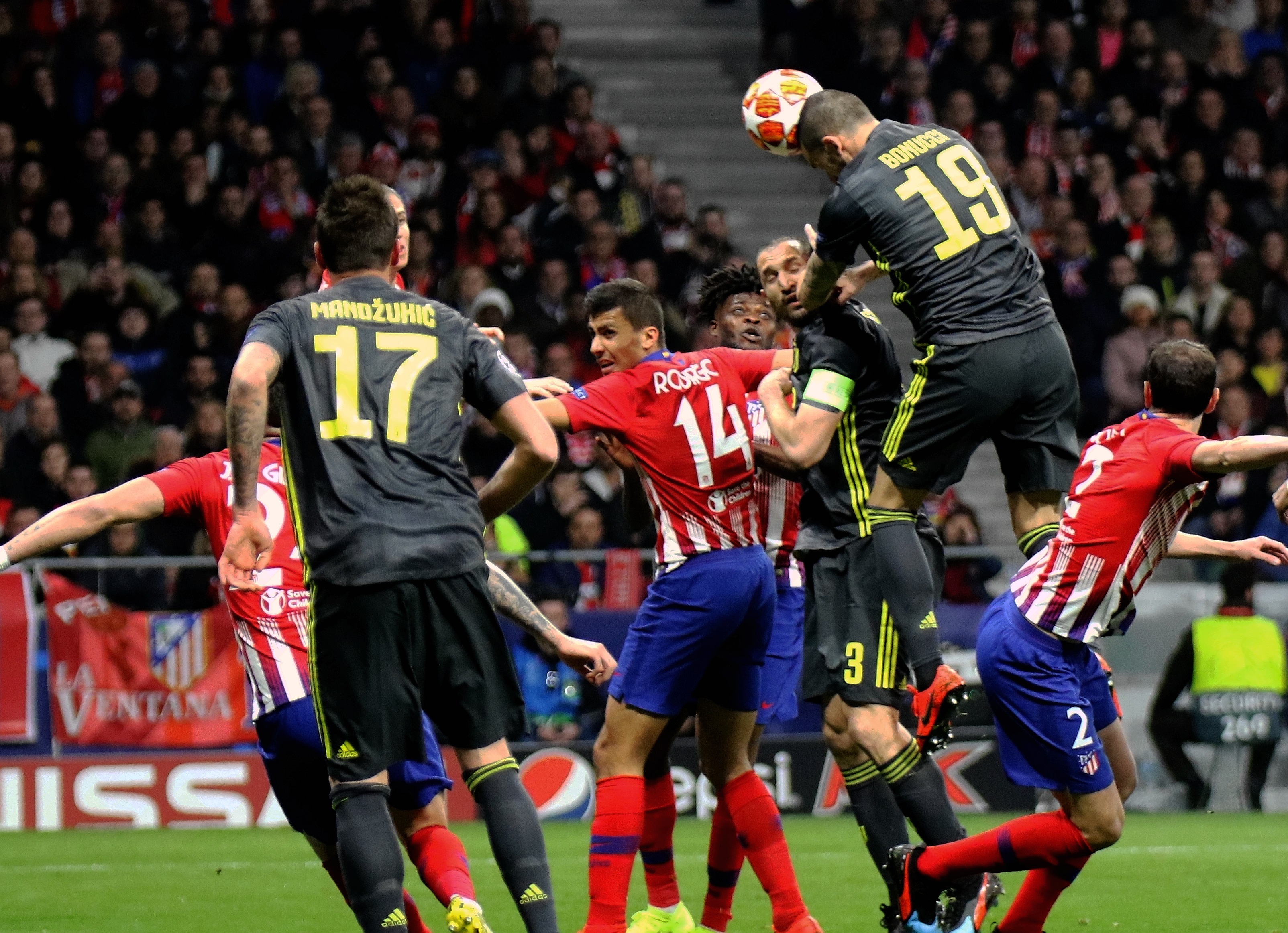 国乒8-4德国！王楚钦不满发挥，孙颖莎力拼每分，混双2人谈防弧！