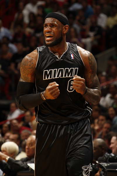 NBA：掘金击败76人 约基奇又是准三双（NBA：掘金力克76人 约基奇再拿准三双）