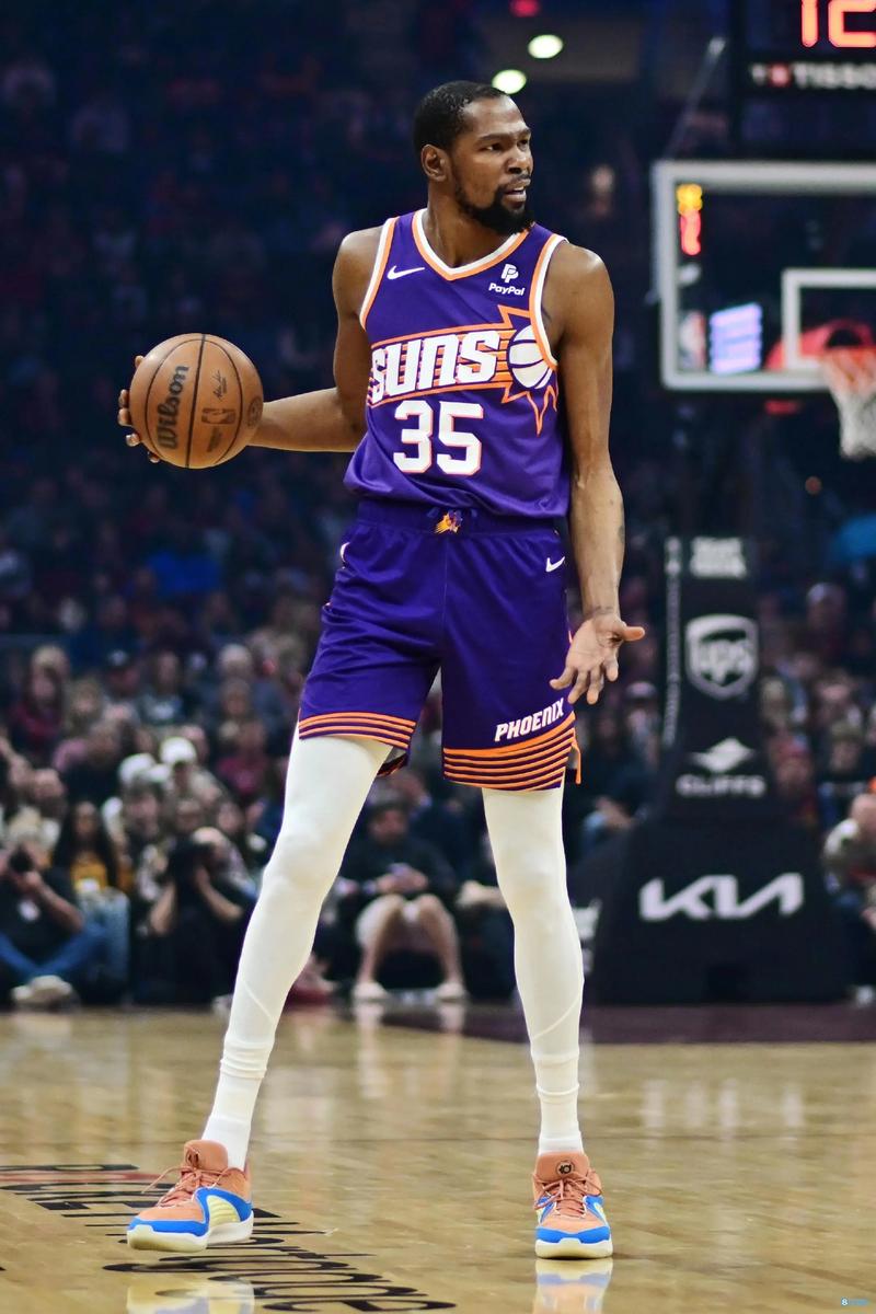 每体：对阵阿拉维斯，诺坎普的客队看台从南边换到了北边（每体：战阿拉维斯，诺坎普客队看台由南侧调整至北侧）